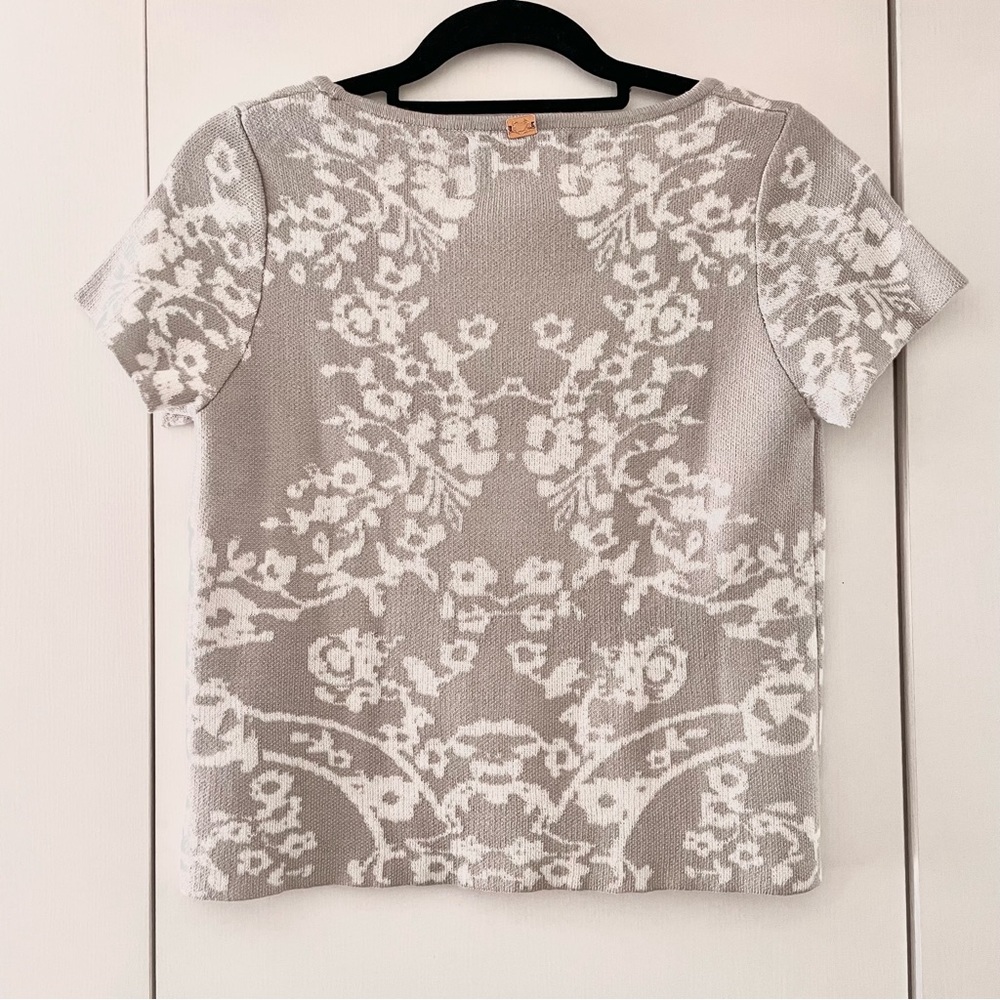 FOR LOVE & LEMONS Knitz Après Soft Short Sleeve Shirt Knit Floral Ornate Top M - Picture 3 of 4